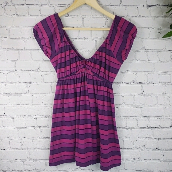 WET SEAL Stretch V-Neck Striped Casual Top Size M - Picture 8 of 8